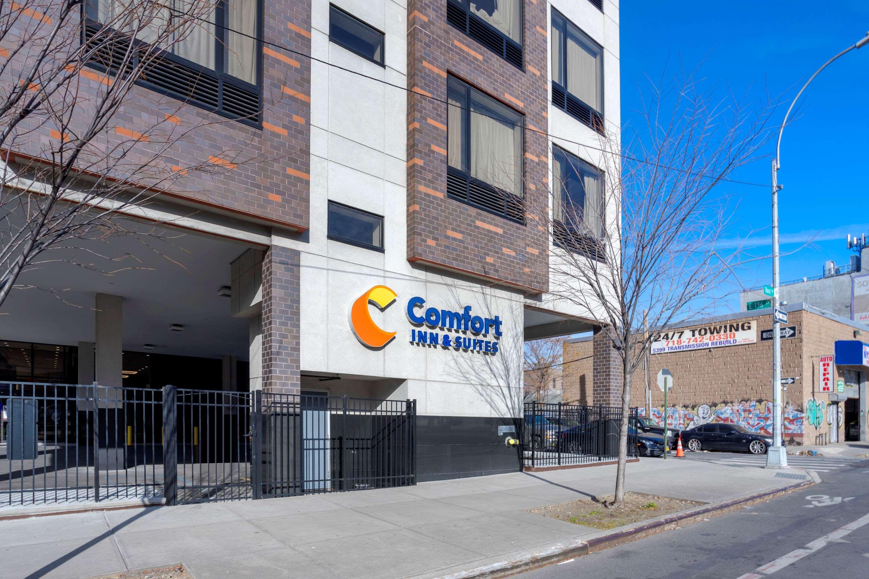 ניו יורק Comfort Inn & Suites Near Stadium מראה חיצוני תמונה
